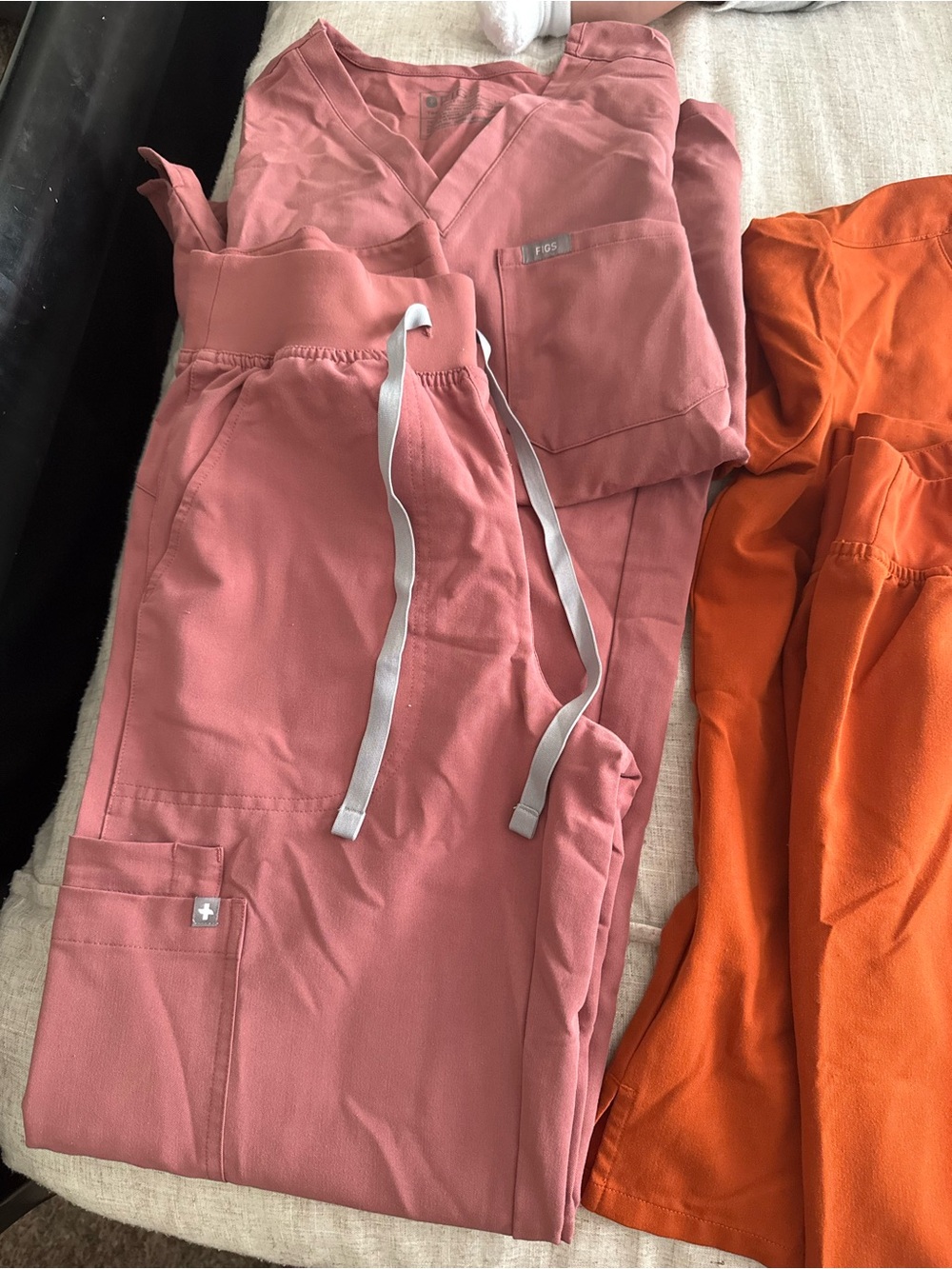 Figs Women's Jogger Scrub Pants and Top in Dusty Rose